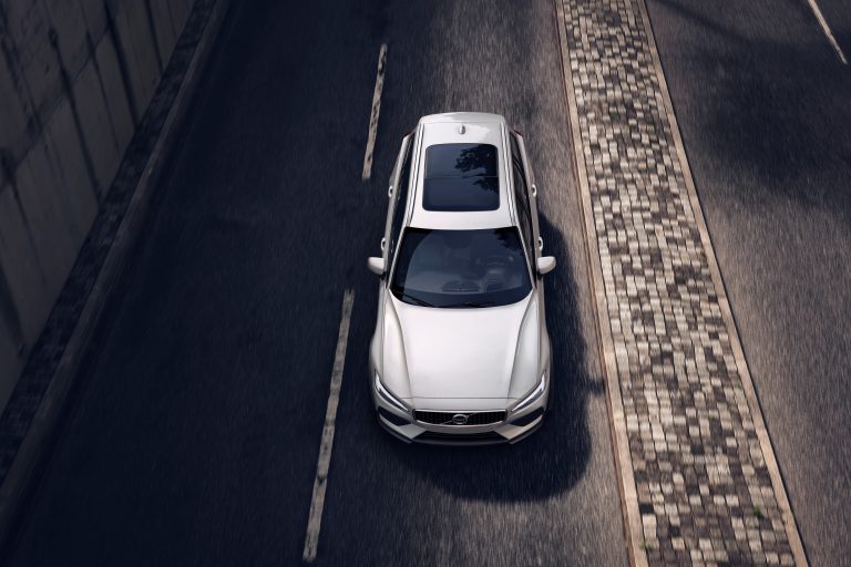 New Volvo V60 Cross Country exterior