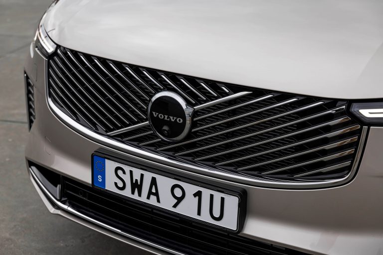 New Volvo XC90 T8 - exterior