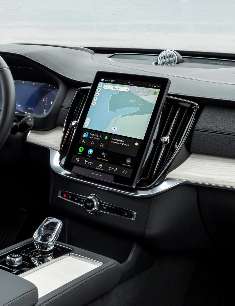 New Volvo XC90 B5 - interior