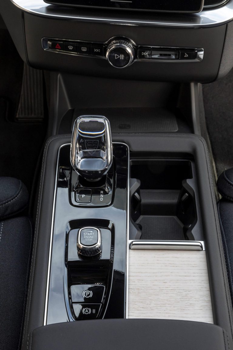 New Volvo XC90 B5 - interior