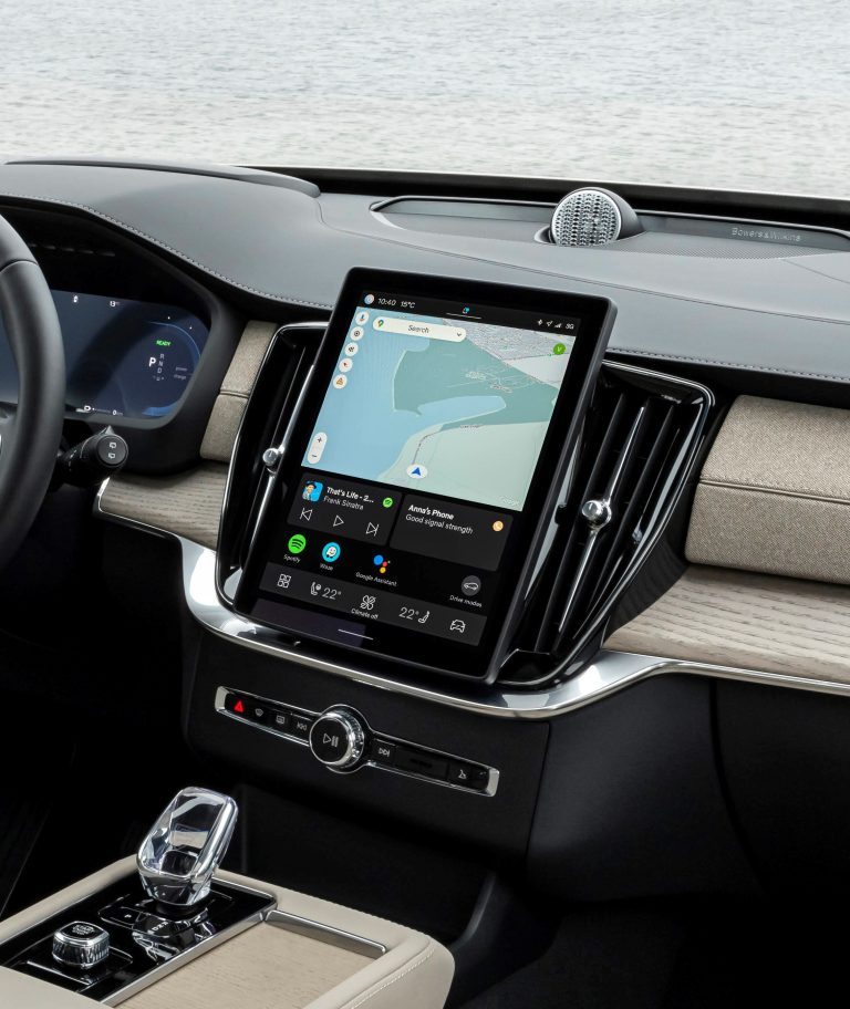 New Volvo XC90 T8 - interior