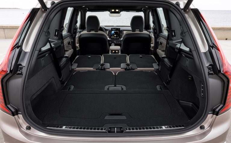New Volvo XC90 T8 - interior