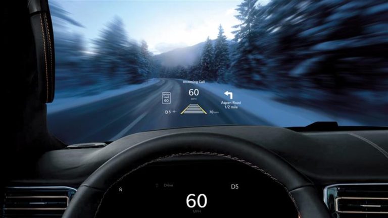 The 2026 Grand Wagoneer debuts a larger, more advanced HUD, available on Limited and standard on Limited Reserve and Summit trims