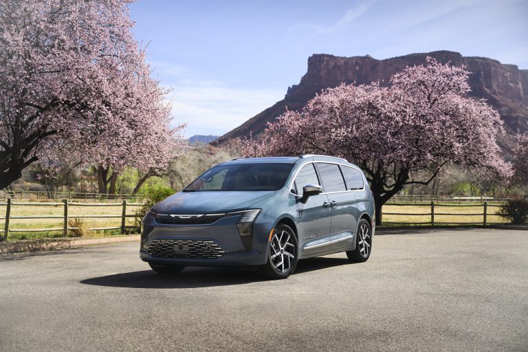 2027 Chrysler Pacifica Pinnacle